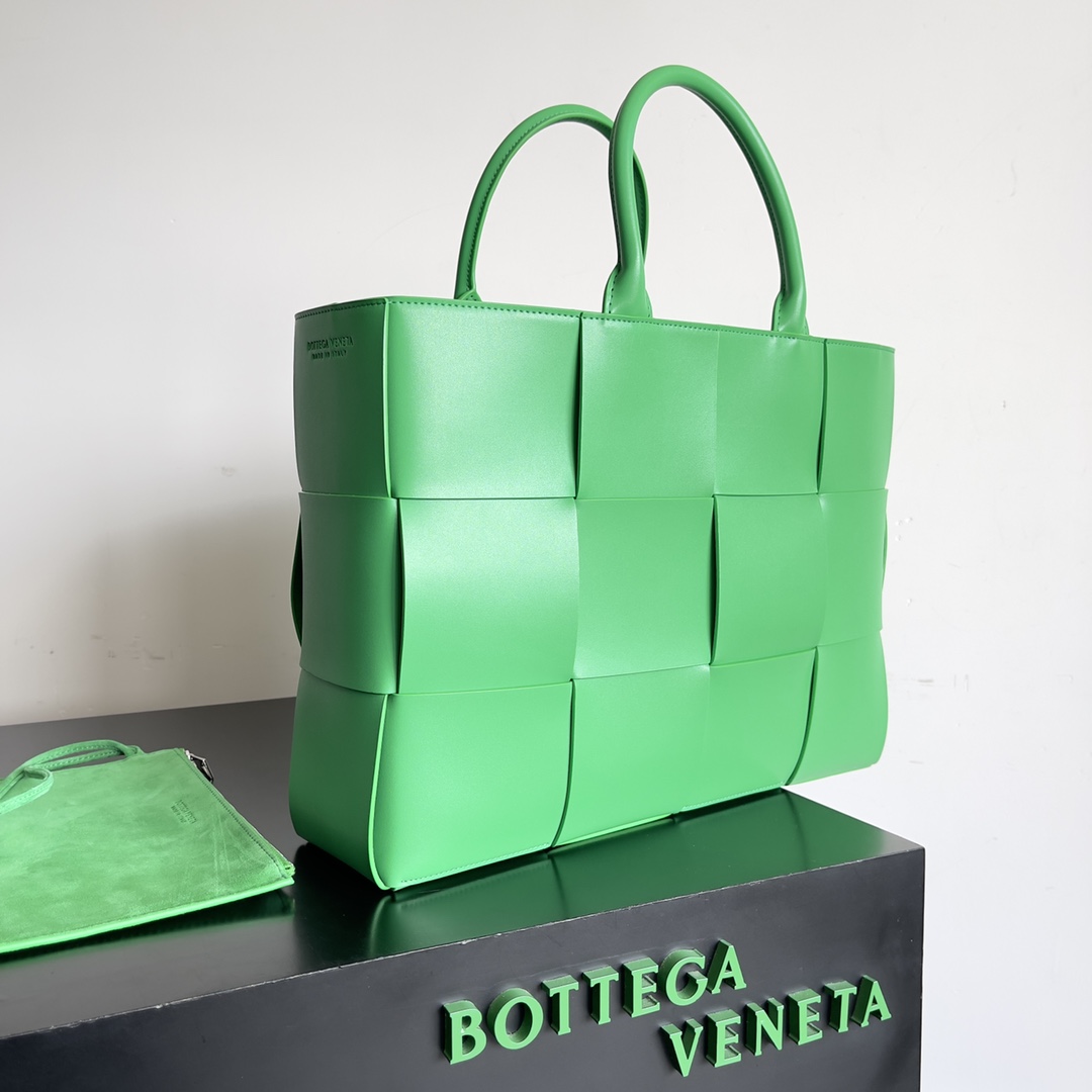 Bottega Veneta Shopping Bags